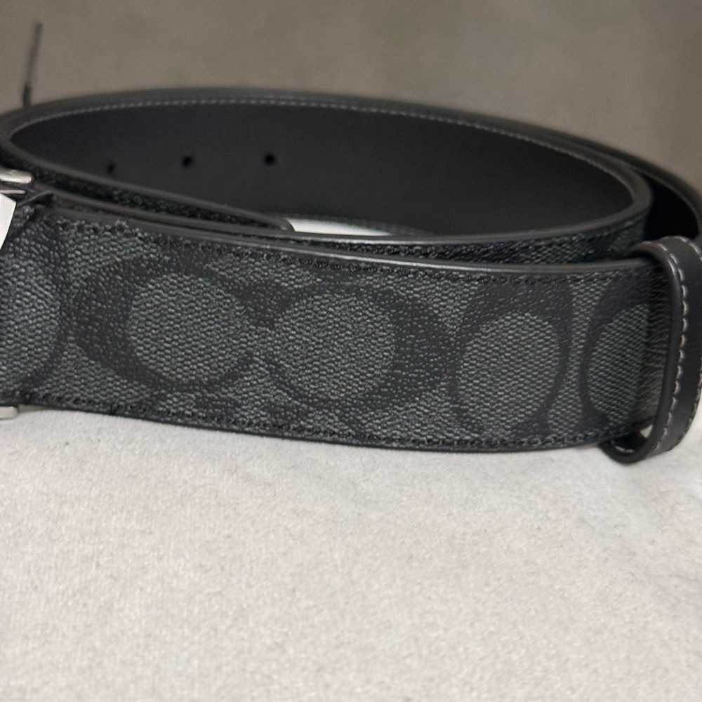Coach Black Leather Belt with Silver Double-O Buckle - Picture 2 of 5